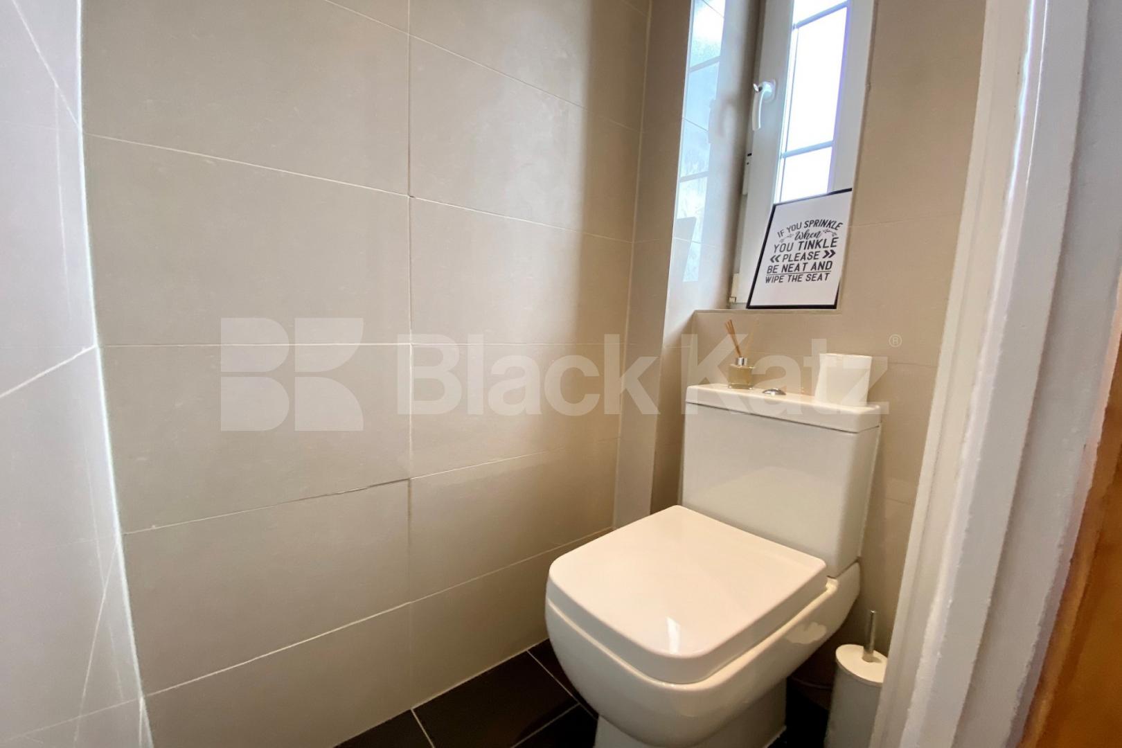 Recently redecorated throughout with neutral decor and wooden floors Pardoner Street, London Bridge / Borough